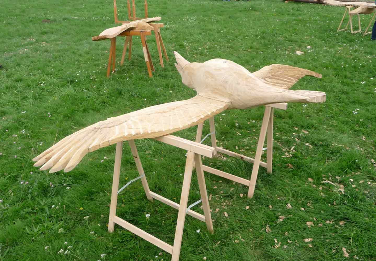 Holzvogelbau für Installation Tempelhofer Flugfeld