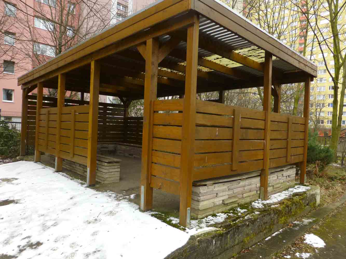 Holzpavillon in Boxform