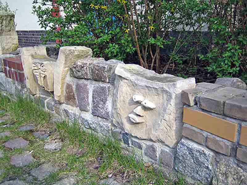 Steinskulptur Mauerelement